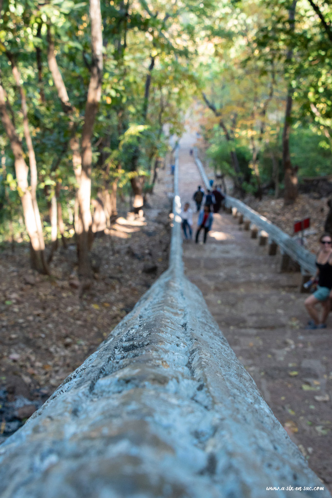 escalier du Phnom Banan-Battambang-Cambodge