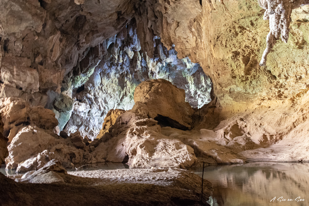 salle principale de la Xiang Liab Cave-boucle de Thakhek-Laos