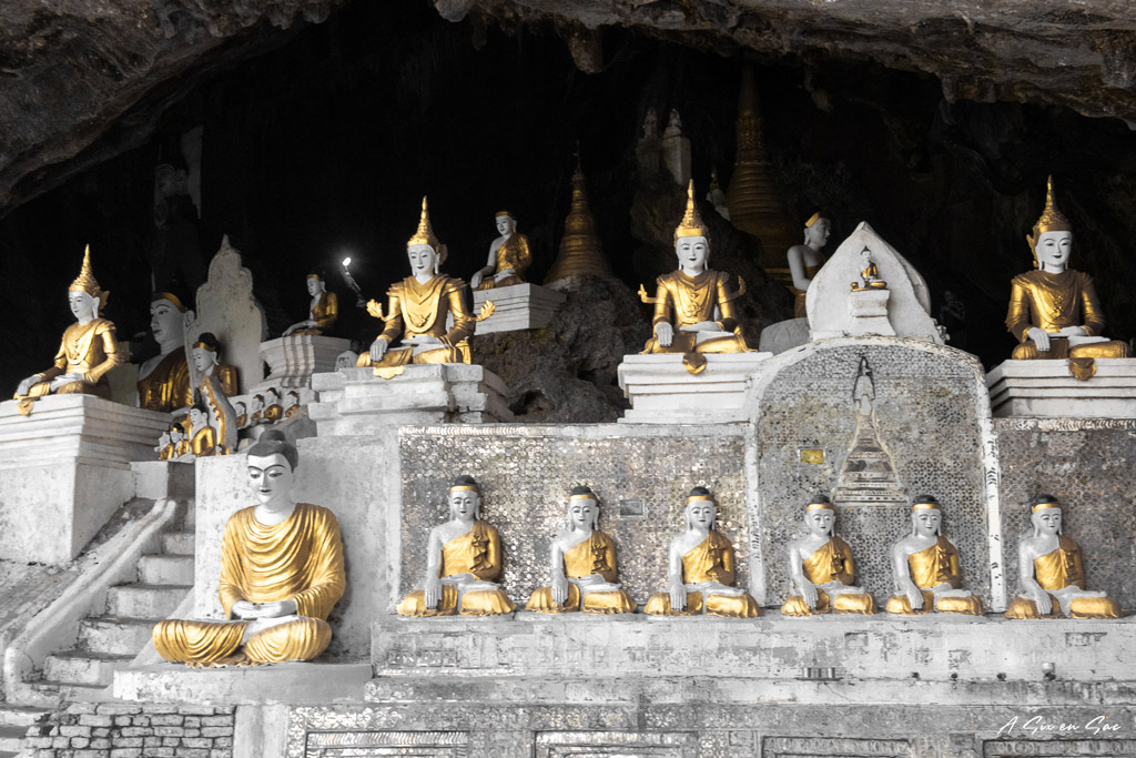Bouddhas de la Ya The Byan Cave depuis les marches - Hpa an myanmar