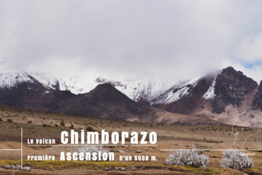 le volcan Chimborazo ( sous la brume ) en Equateur