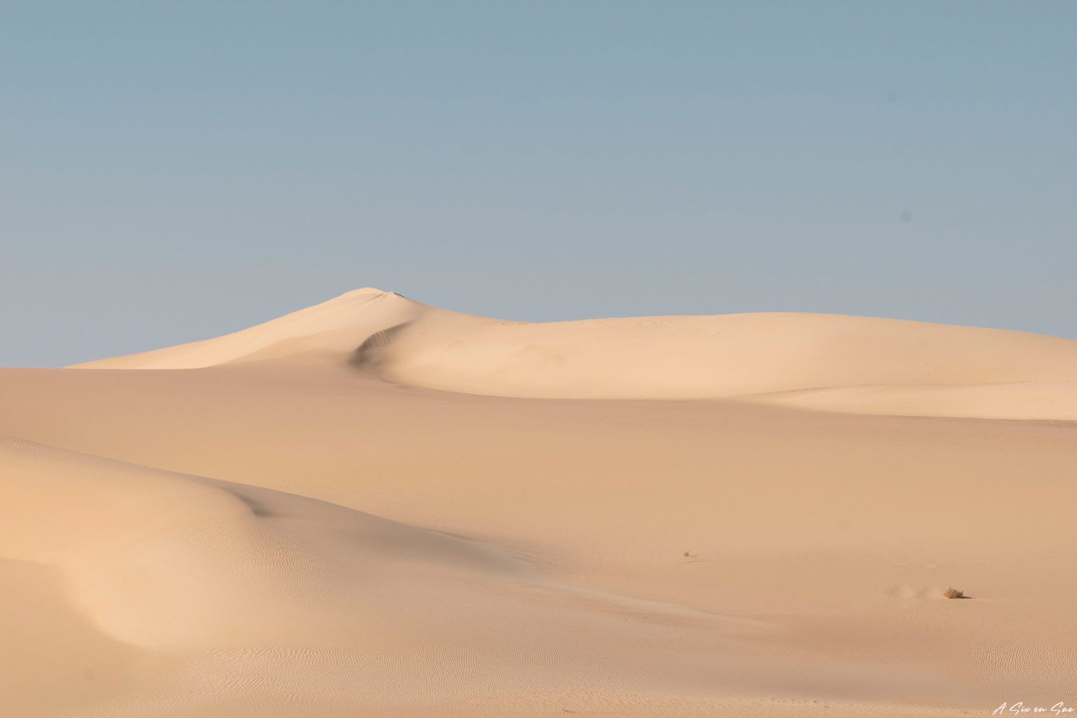 les dunes de sable du désert du Sahara depuis Siwa en Egypte