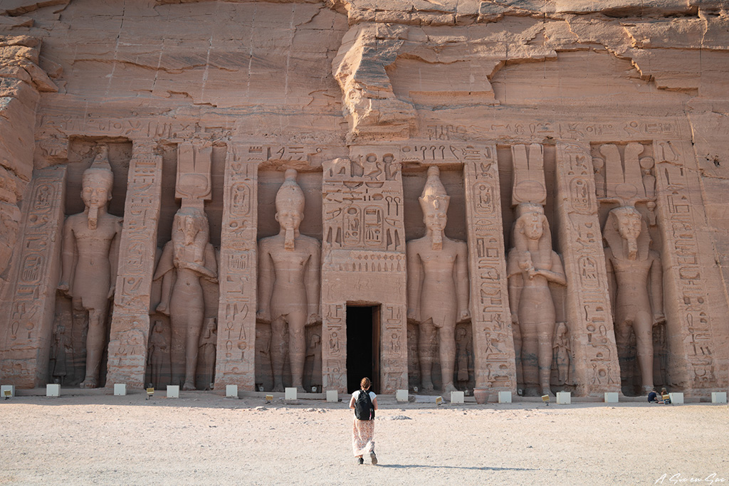 temple de Nefertari (sous les traits d' Hathor) : Abou Simbel