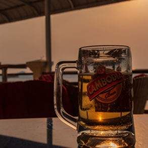 une bière à la terrasse de Sorya