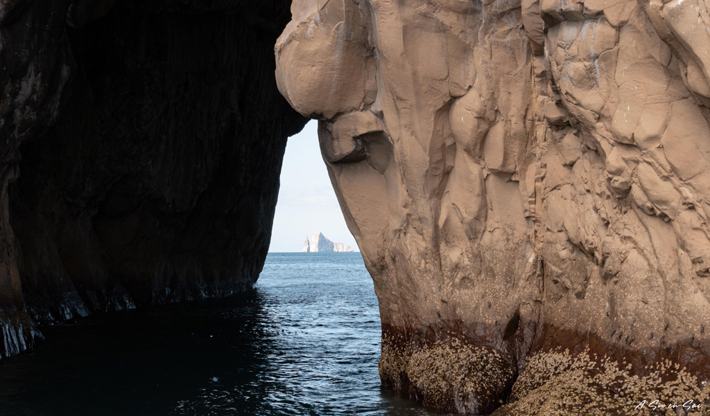 Cueva del Brujo "Hole in the wall" de Galapagos San cristobal Equateur en novembre 2020