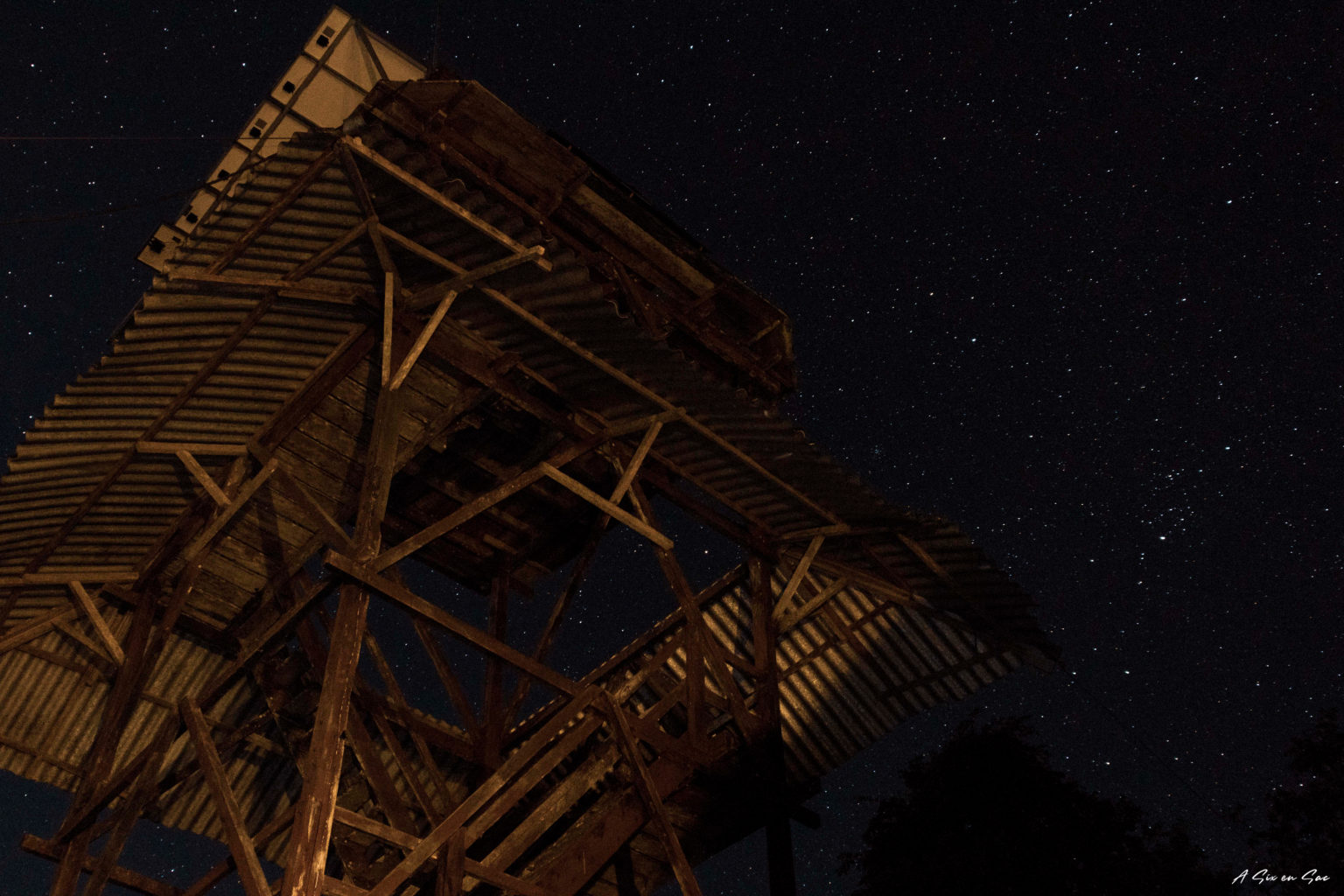 Cuyabeno Amazonie Equatorienne : ciel étoilée sous notre observatoire du matin