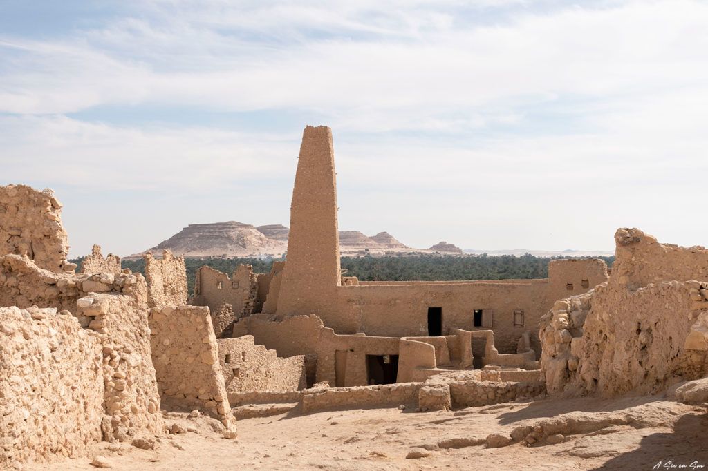 la cour du temple d' Amon ( oasis de Siwa en Egypte )